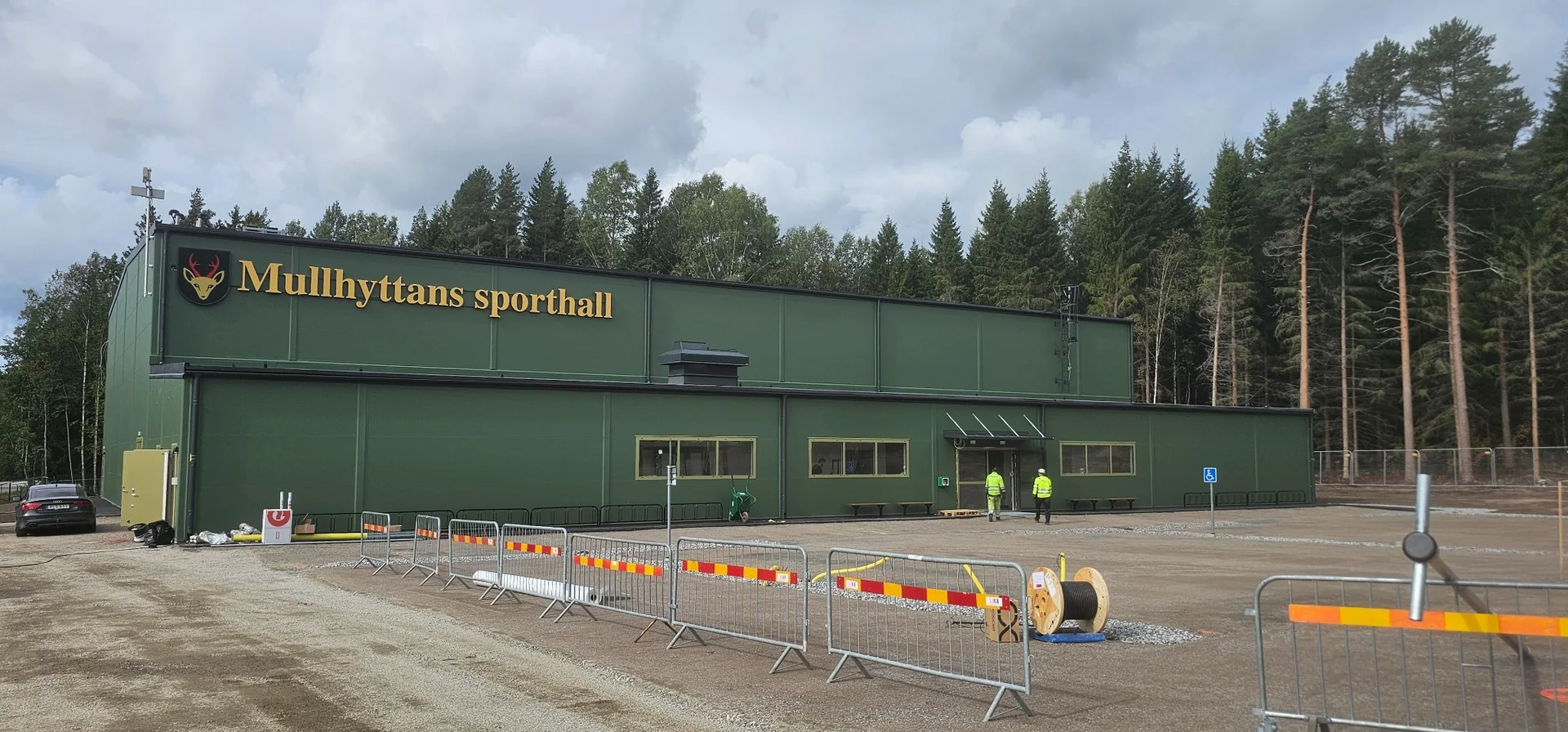 Mullhyttans sporthall i Lekebergs kommun där AVAB installerat zonstyrt ljudsystem, Dante och hörslinga